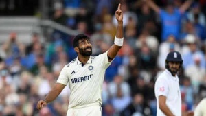 'Tell Jasprit Bumrah to play all 5 Tests': Sunil Gavaskar requests pacer's wife Sanjana Ganesan, gets a cheeky reply