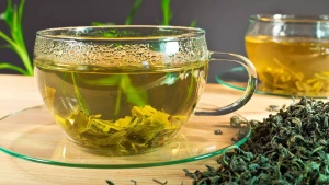 Green tea vs. Black tea: Which one is better for blood sugar support and gut health