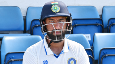 Cheteshwar Pujara visits India's training session