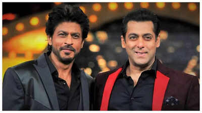 Salman Khan showing Shah Rukh Khan a scene for Devdas.