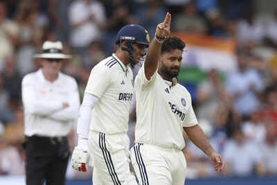 Rishabh Pant celebrates century against England at Headingley