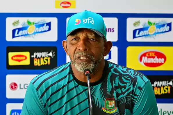 Phil Simmons traveling to London for medical checkup