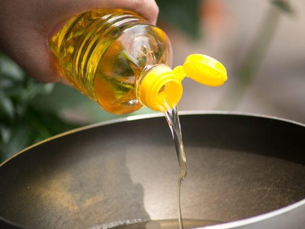 Bottle of vegetable oil with the risk of brominated additives
