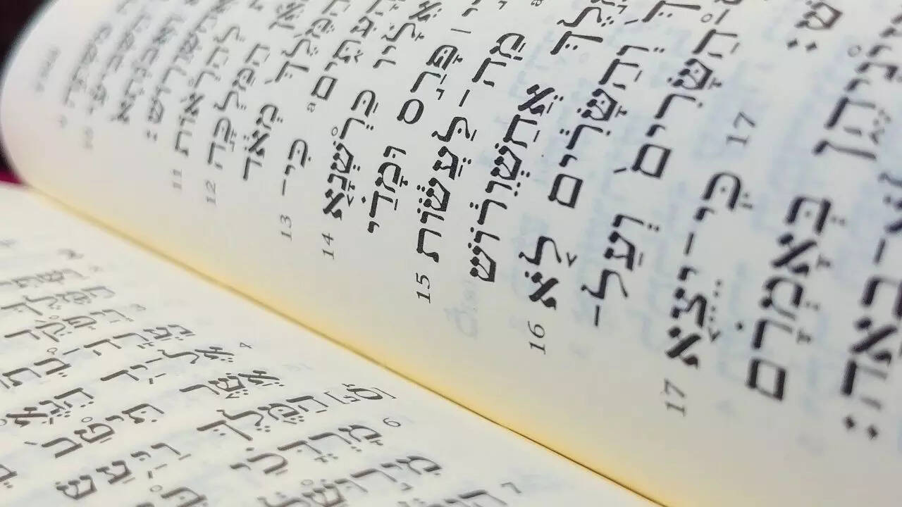 10 oldest languages that are still spoken all around the world